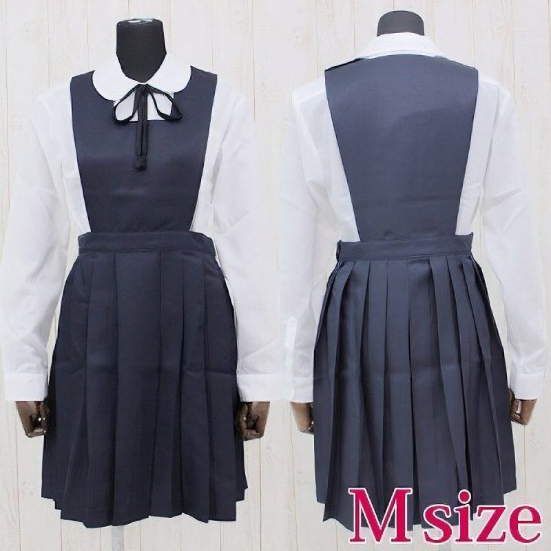 私立女子中高一貫校の制服（旧冬服）　Ｍ